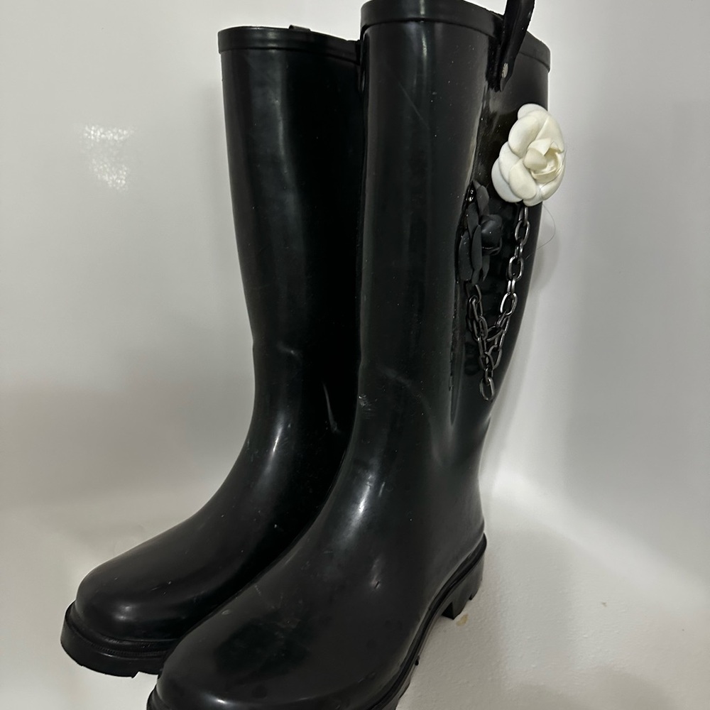 Black Women's Rain Boots with White Flower Accent